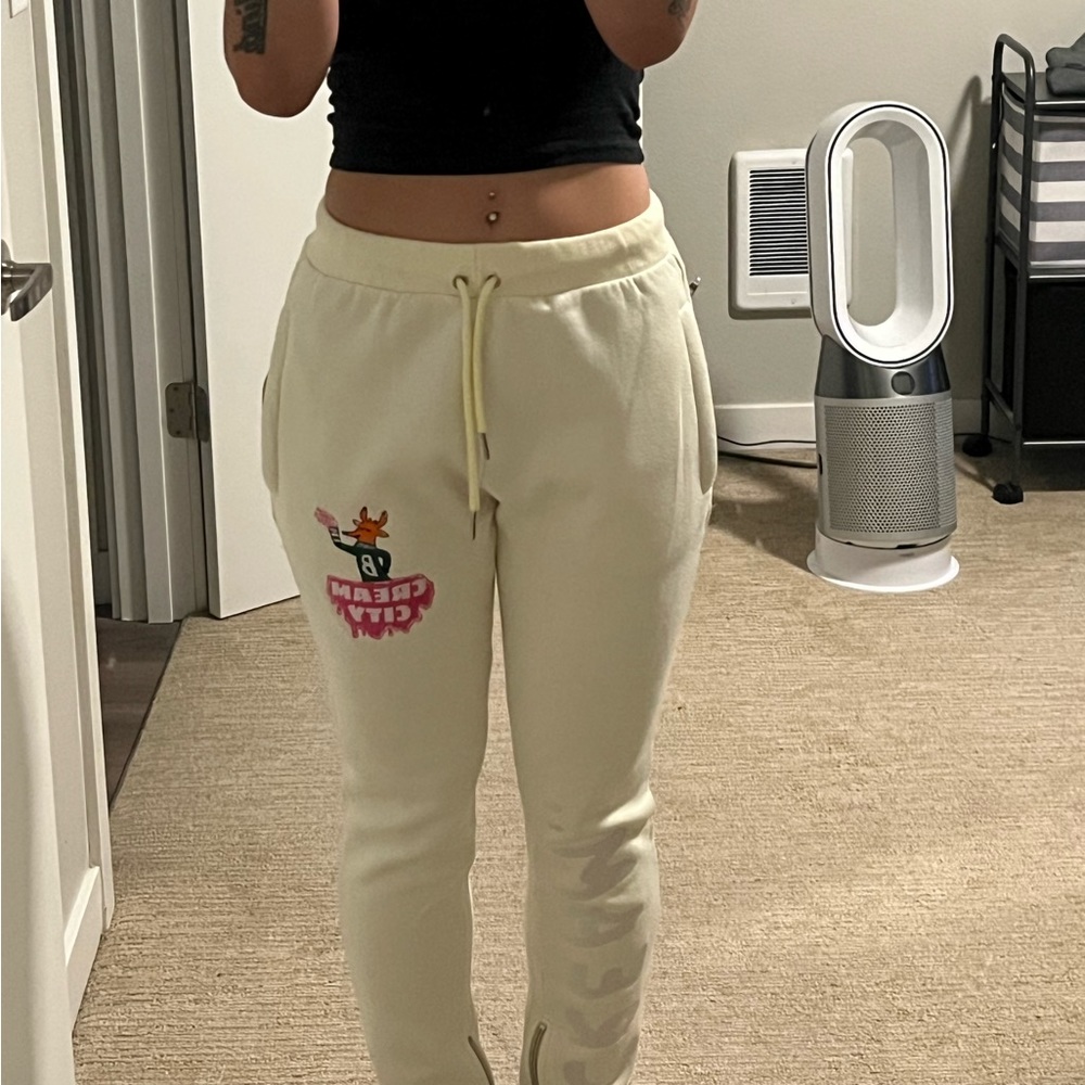 CREAM Milwaukee Bucks Sweatpants